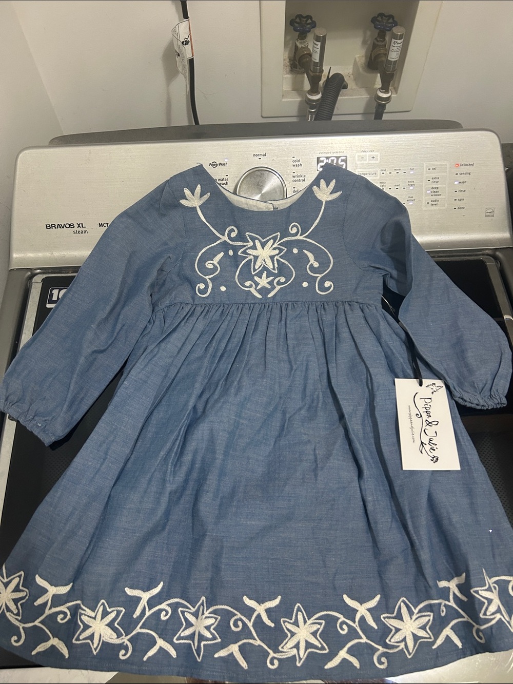 Girls size 4 new nwt 100% cotton dress casual embroidered chambray denim look